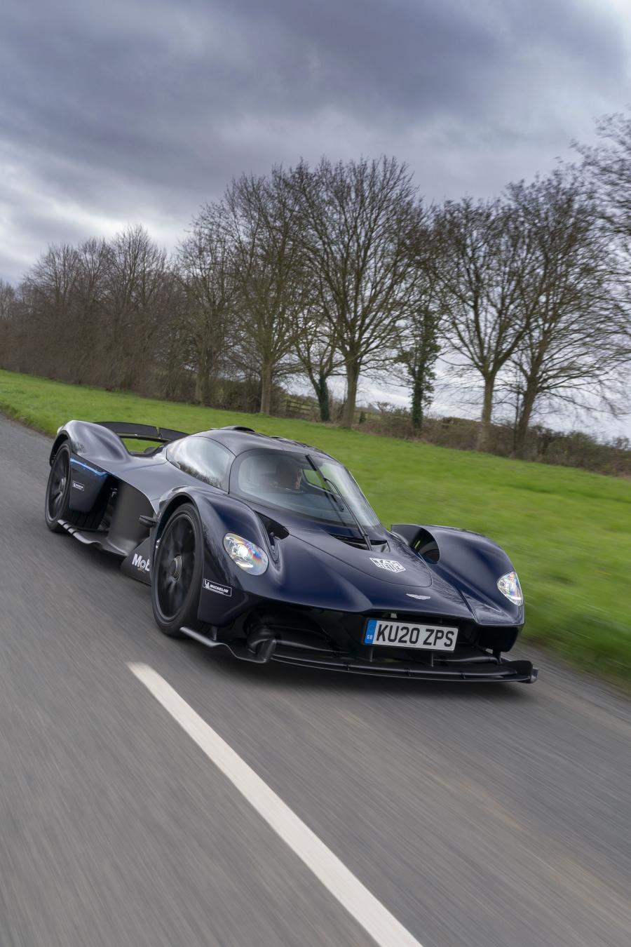  Aston Martin Valkyrie 2018 года  (фото 17 из 23)